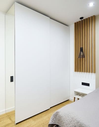 Шкаф купе белого цвета