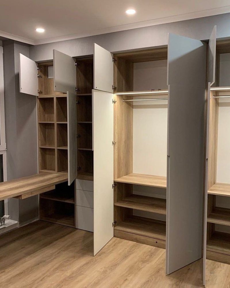 Распашной шкаф серый фото